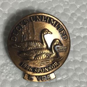 Vintage ducks, unlimited five year sponsor Canada goose pin￼